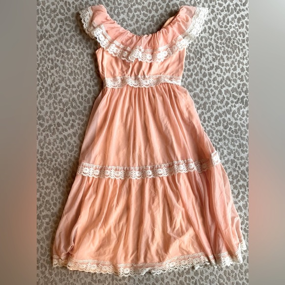 Vintage Dresses & Skirts - Handmade Vintage Peach and Cream Off the Shoulder Lace Dress, size XS